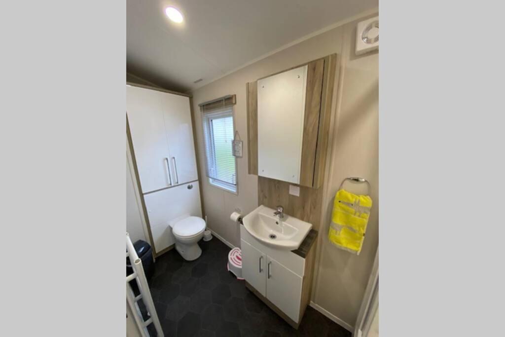 Glade Lodge- North Devon Coast, Bideford Bay Caravan Park Exterior foto